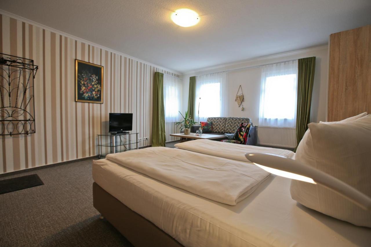 Hotel Wehlener Hof Щат Велен Екстериор снимка