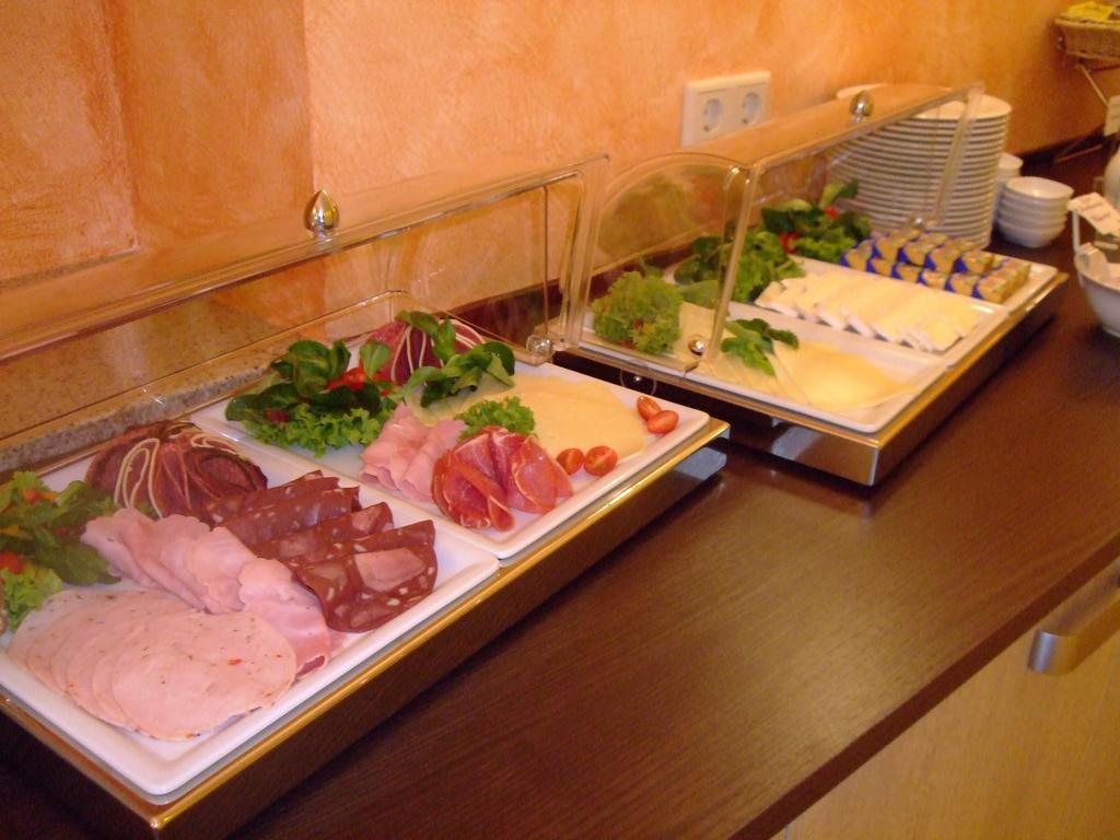 Hotel Wehlener Hof Щат Велен Екстериор снимка