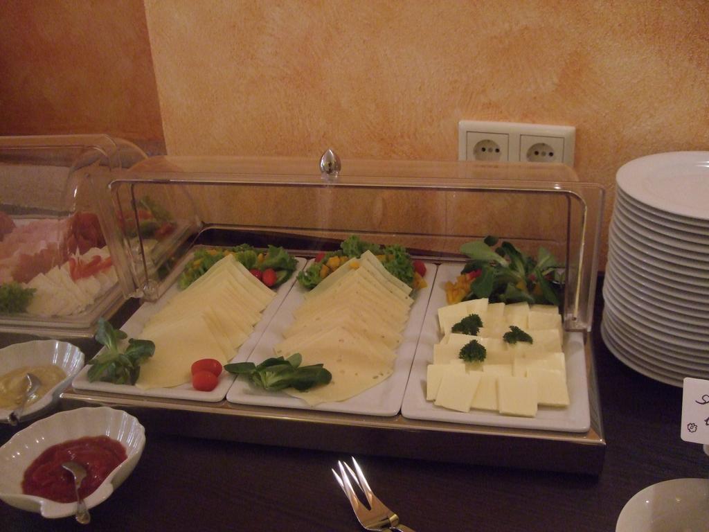 Hotel Wehlener Hof Щат Велен Екстериор снимка