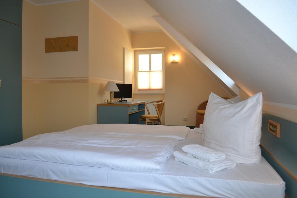 Hotel Wehlener Hof Щат Велен Екстериор снимка