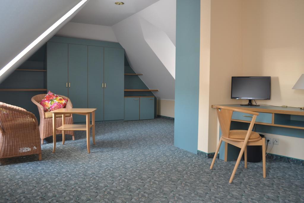 Hotel Wehlener Hof Щат Велен Екстериор снимка