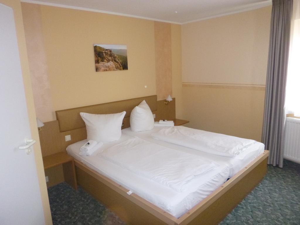 Hotel Wehlener Hof Щат Велен Екстериор снимка