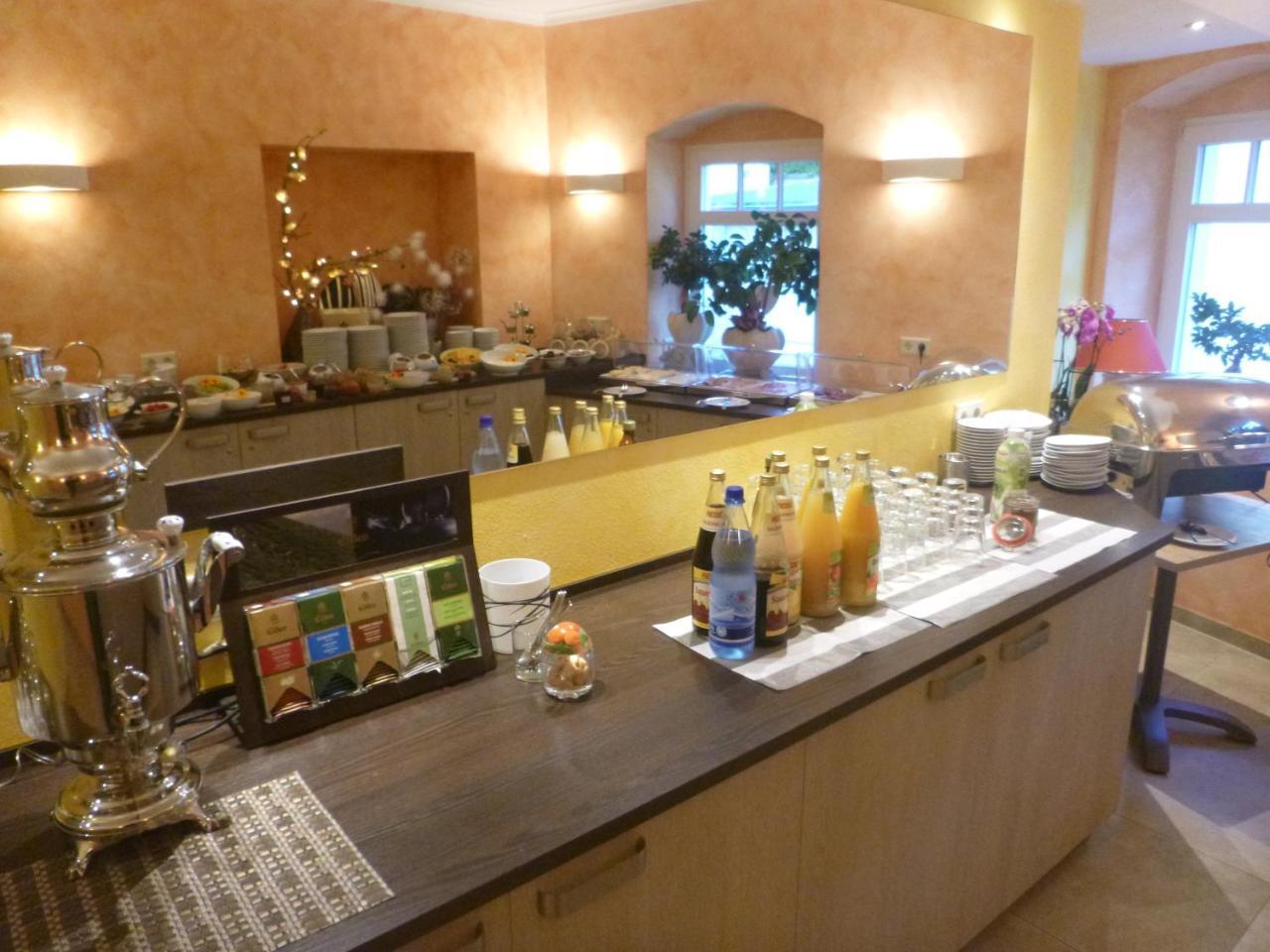 Hotel Wehlener Hof Щат Велен Екстериор снимка